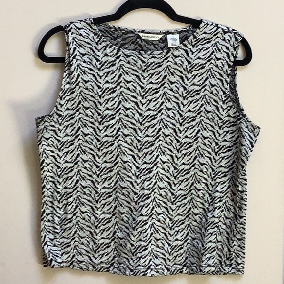 Laura Ashley Tops - Laura Ashley Animal Print Sleeveless Top